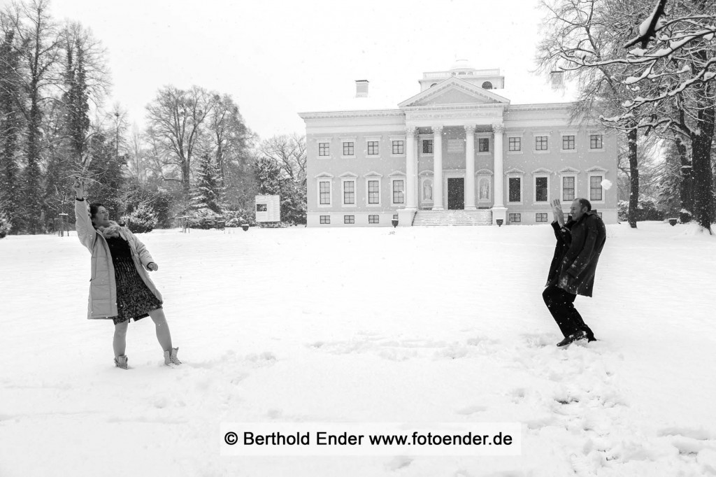 Brautpaar Shooting im verschneiten Wörlitzer Park