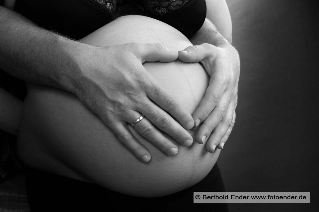 babybauch-aktfotografie-dessousfotos