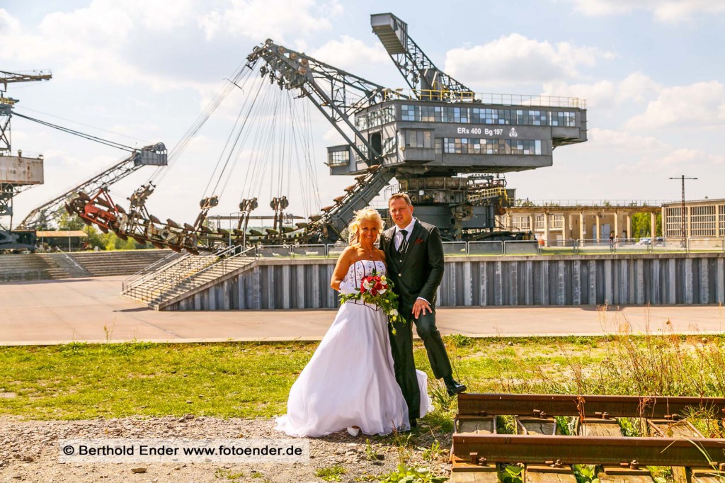 Hochzeitsfotos in Ferropolis, der Stadt aus Eisen -Fotostudio Ender, Oranienbaum-Wörlitz