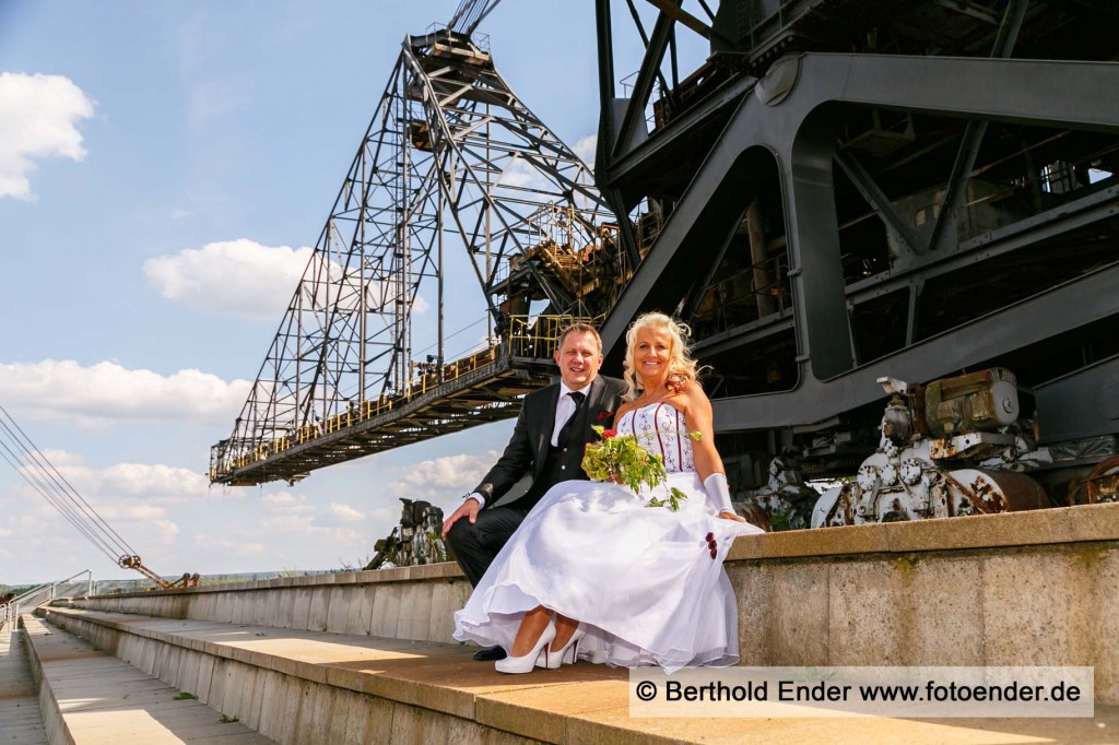 Hochzeitsfotos in Ferropolis, der Stadt aus Eisen -Fotostudio Ender, Oranienbaum-Wörlitz