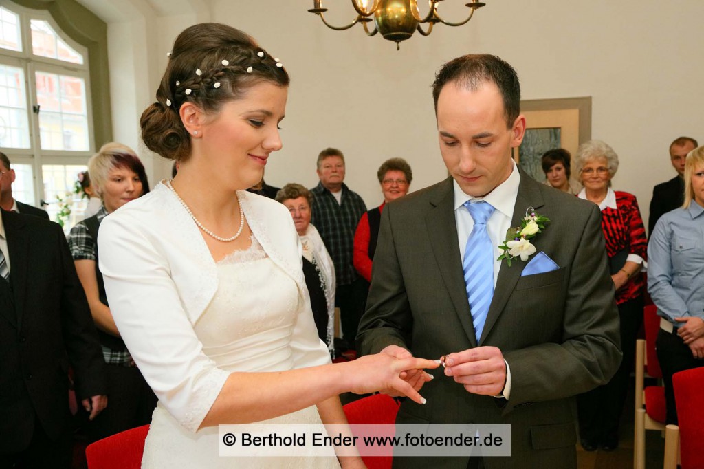 Heiraten im Standesamt Lutherstadt Wittenberg: Fotostudio Ender