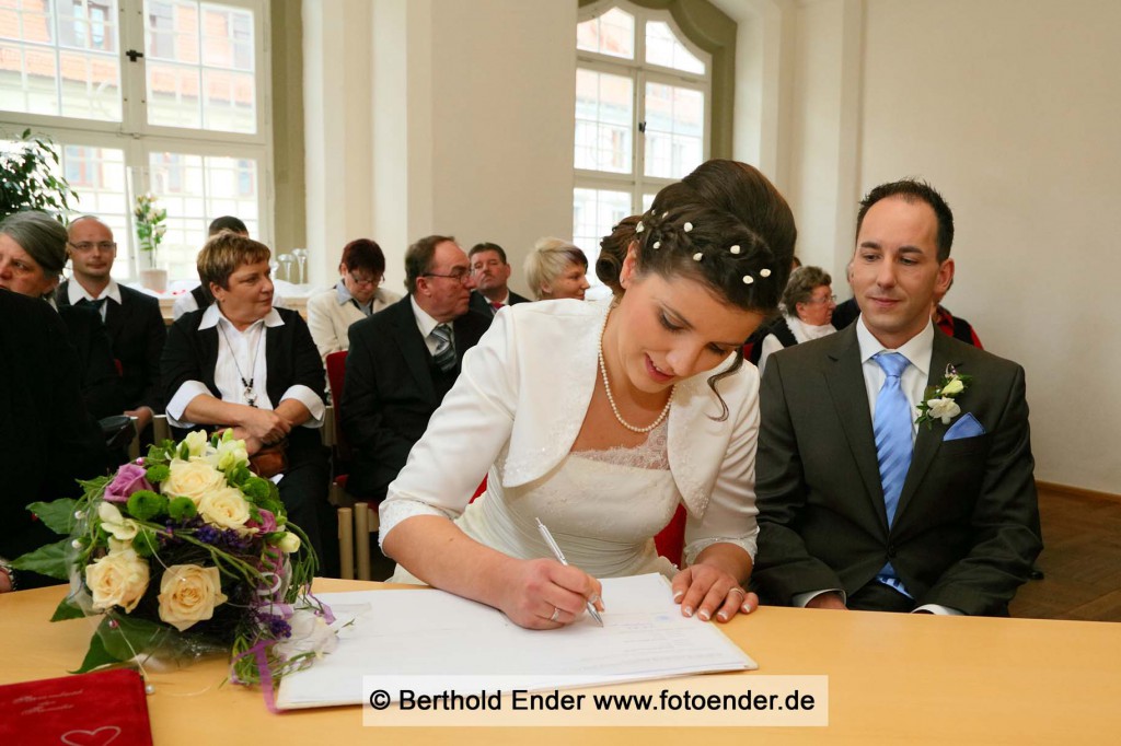 Heiraten im Standesamt Lutherstadt Wittenberg: Fotostudio Ender