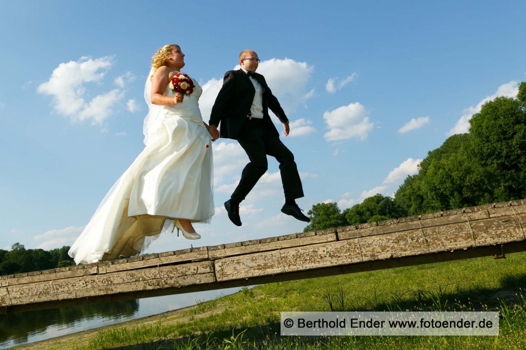 Brautpaar Shooting an der Elbe bei Coswig