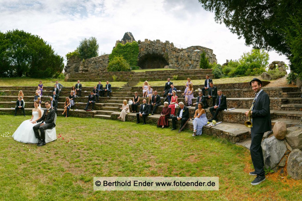 Freie Trauung auf Felseninsel Stein in Wörlitz
