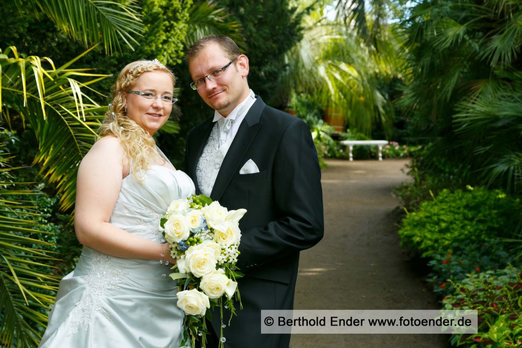 Brautpaar im Palmengarten im Wörlitzer Park