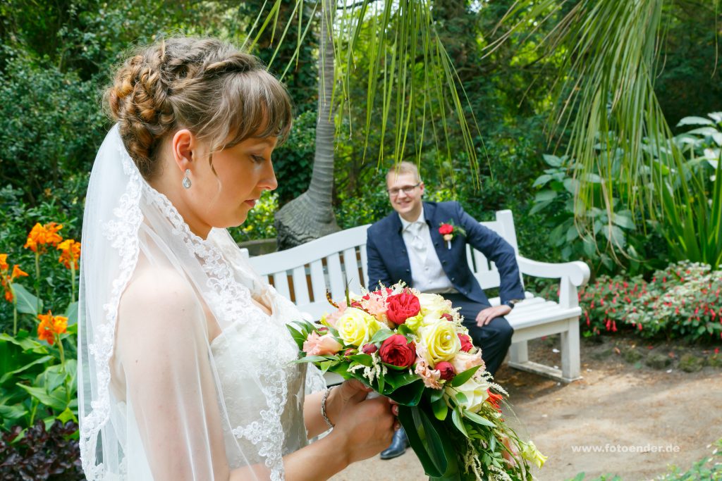 Brautpaarfotos im Palmengarten im Wörlitzer Park