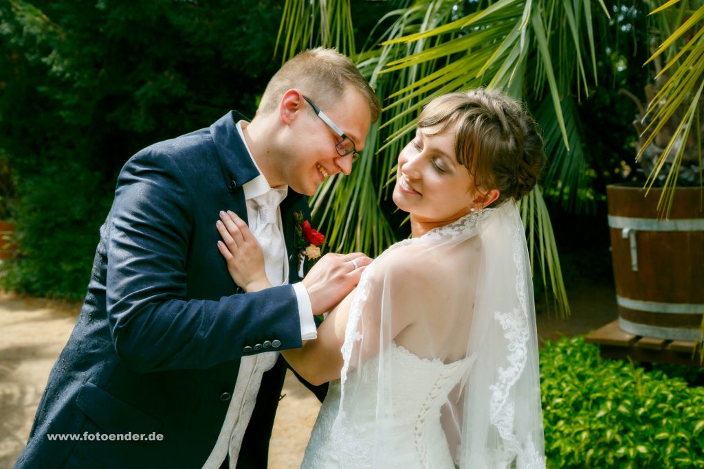 Brautpaarfotos im Palmengarten im Wörlitzer Park