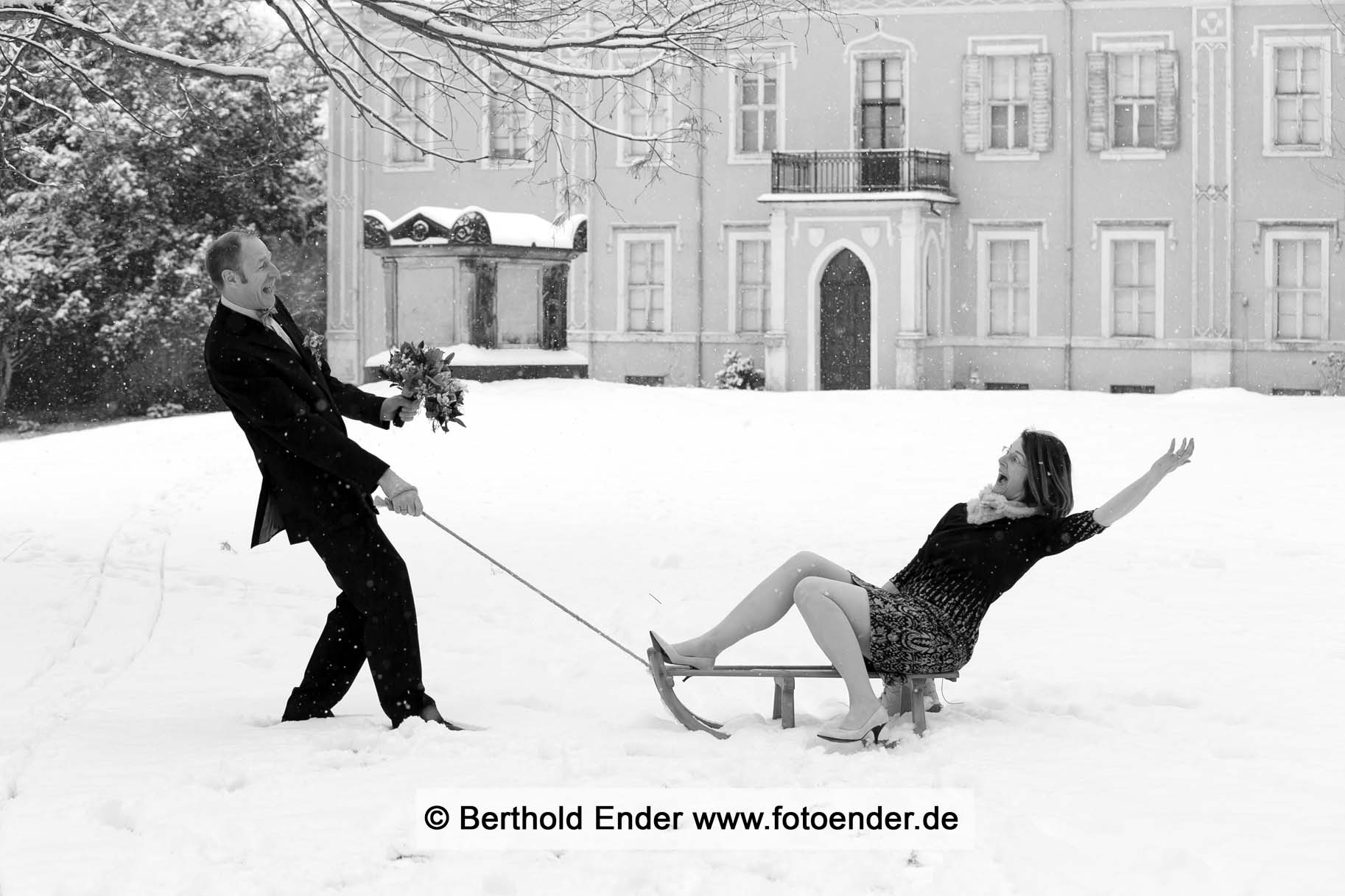 Brautpaar Shooting im verschneiten Wörlitzer Park