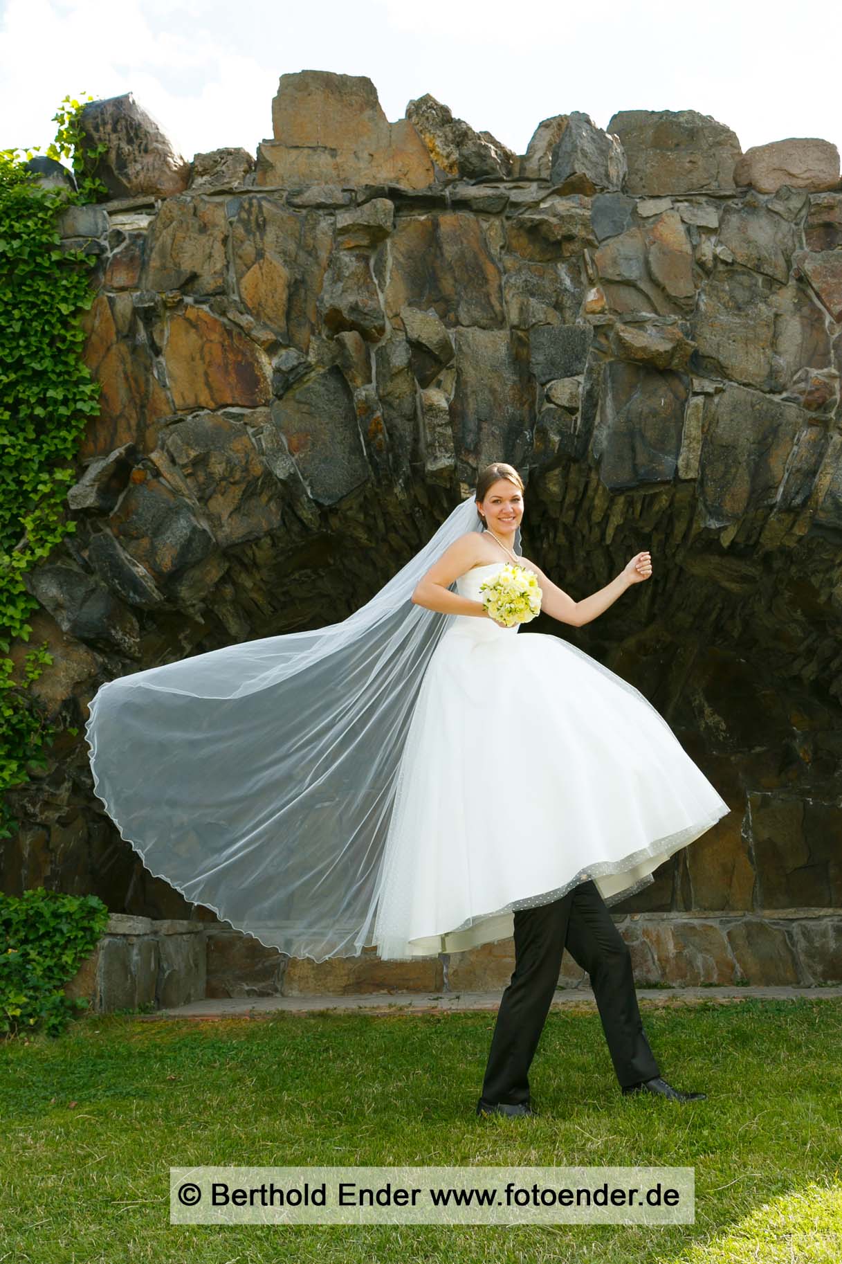 Brautpaar Shooting auf Felseninsel Stein in Wörlitz