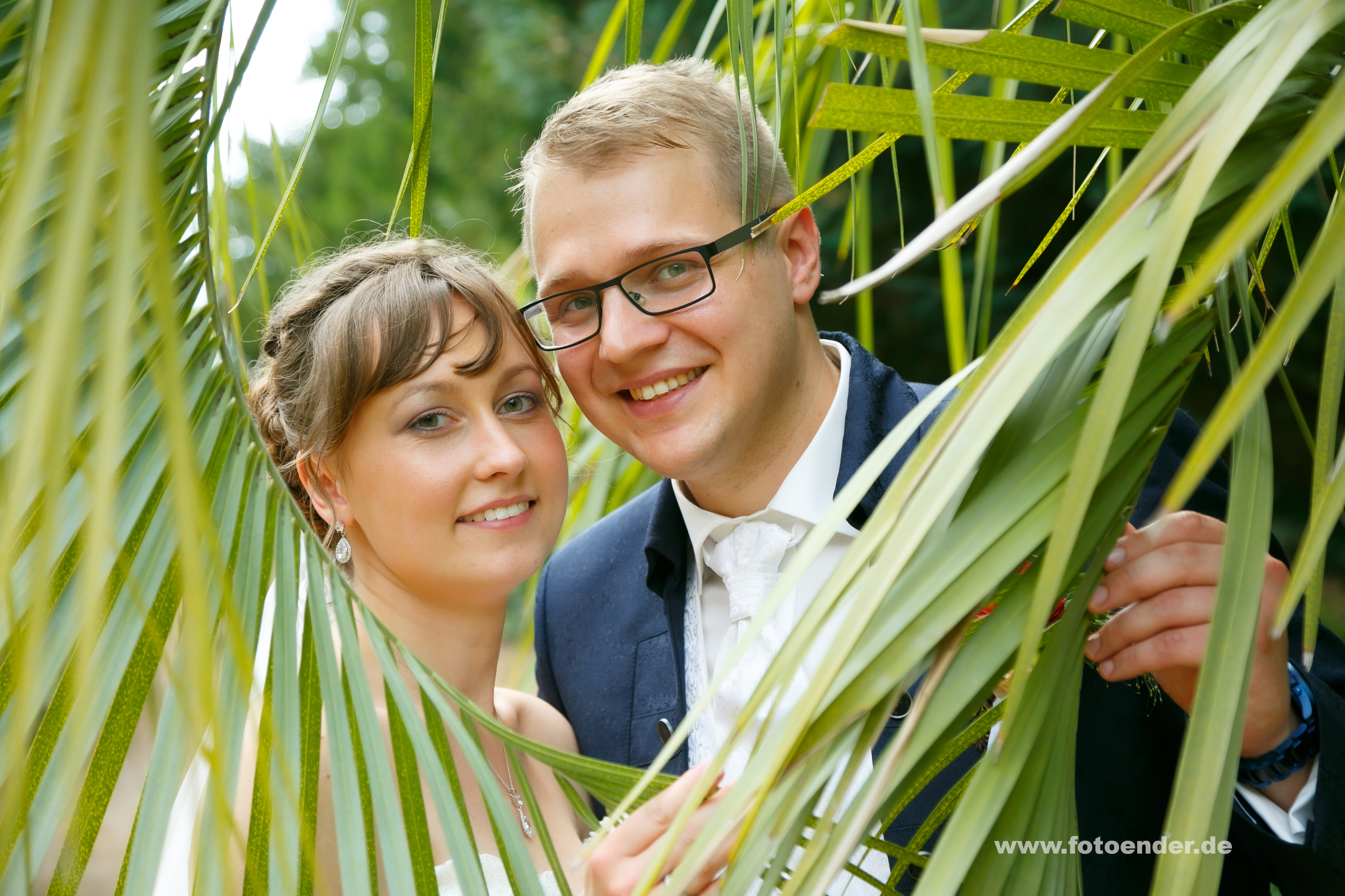 Brautpaarfotos im Palmengarten im Wörlitzer Park