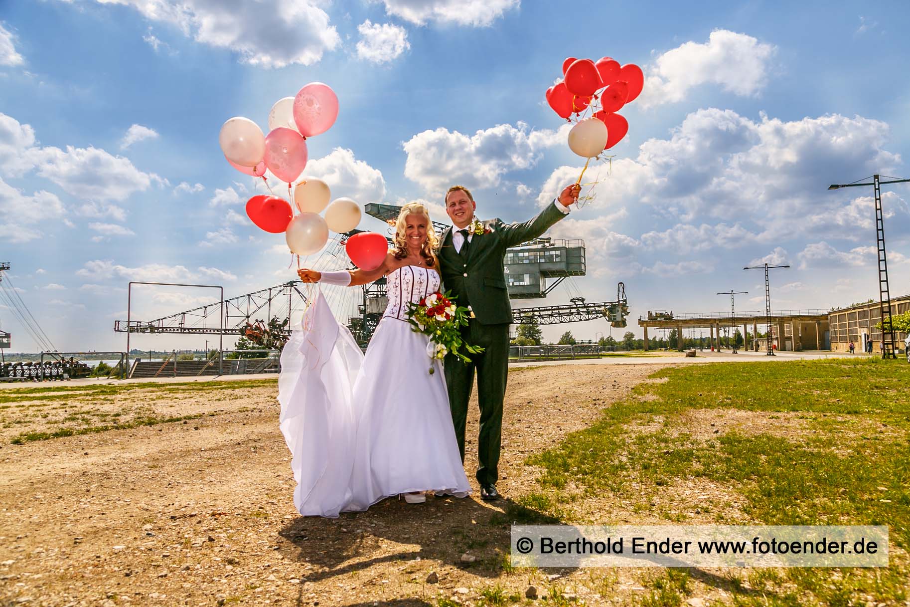 Hochzeitsfotos in Ferropolis, der Stadt aus Eisen -Fotostudio Ender, Oranienbaum-Wörlit